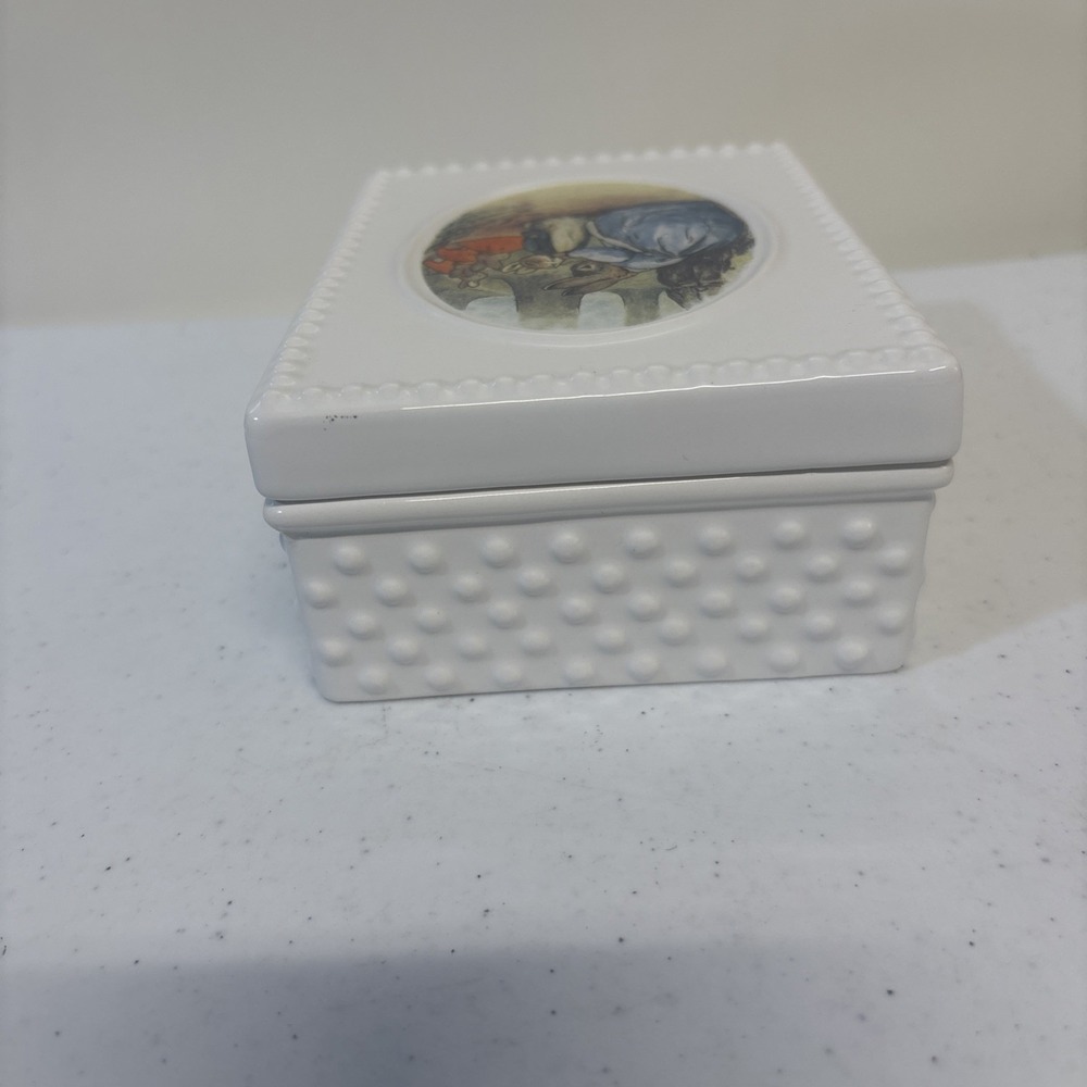 Mrs Rabbit Says Goodbye Peter Rabbit Beatrix Potter Lidded Trinket Dish / Box - Picture 8 of 9